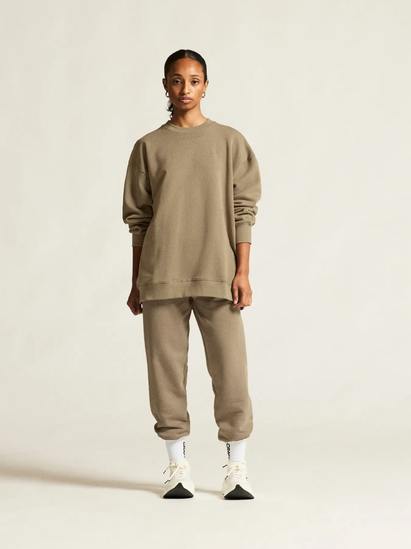 Gensere>Craft Sportswear Frequent RN sweatshirt W Taupe